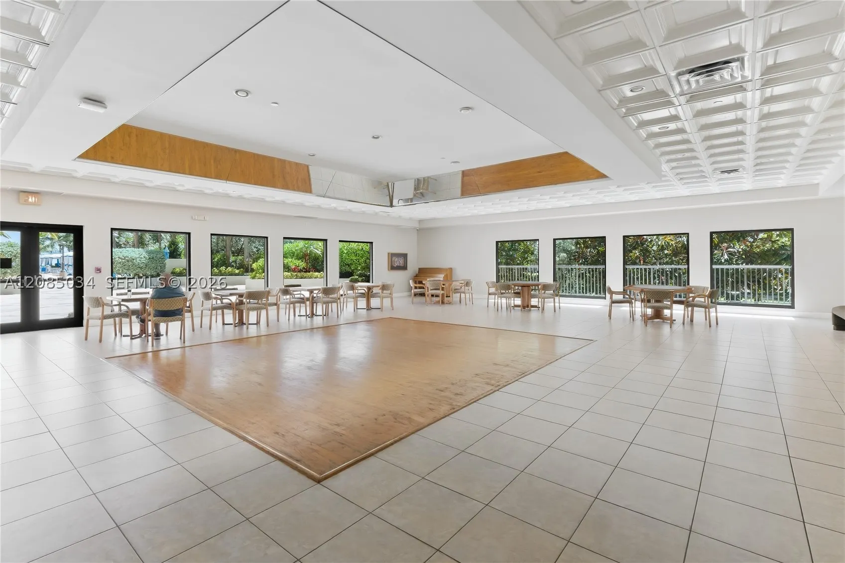 1920 S Ocean Dr #3A