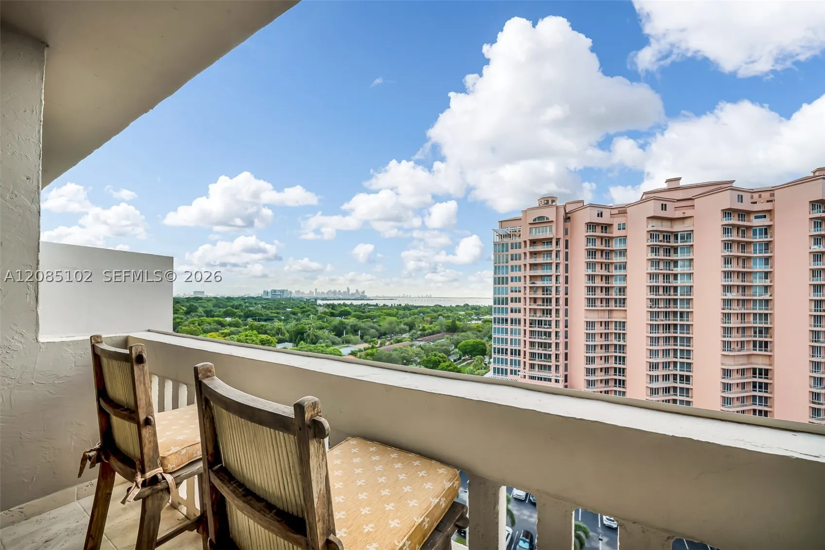 90 Edgewater Dr #PH10