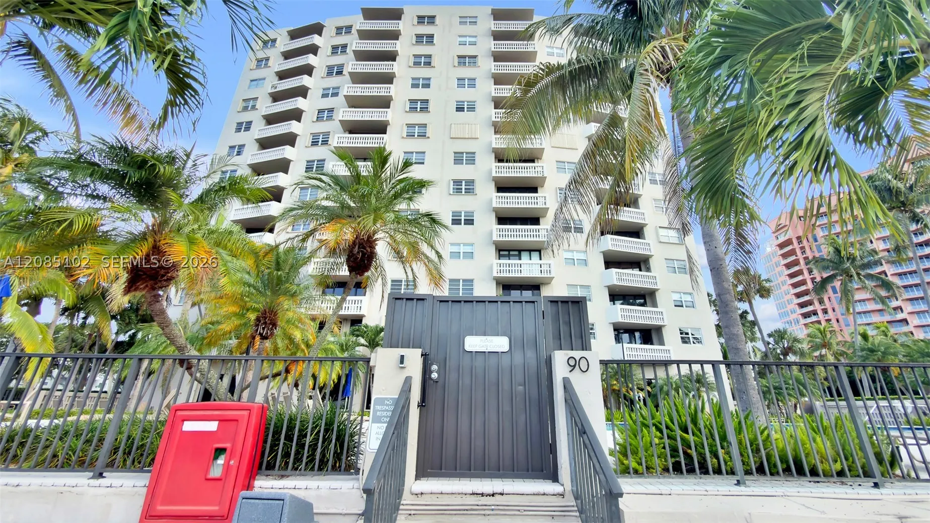 90 Edgewater Dr #PH10