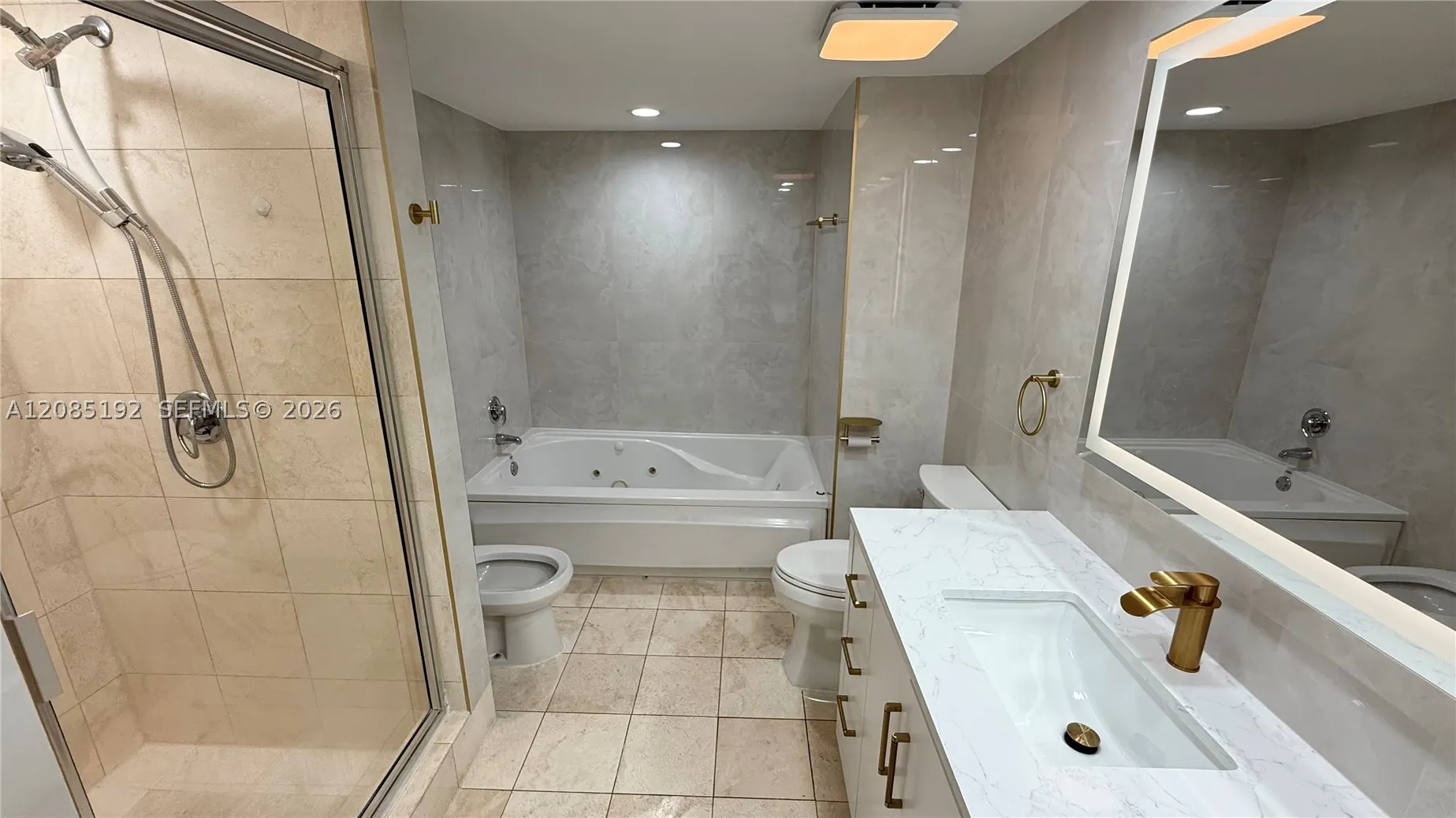 17375 Collins Ave #804