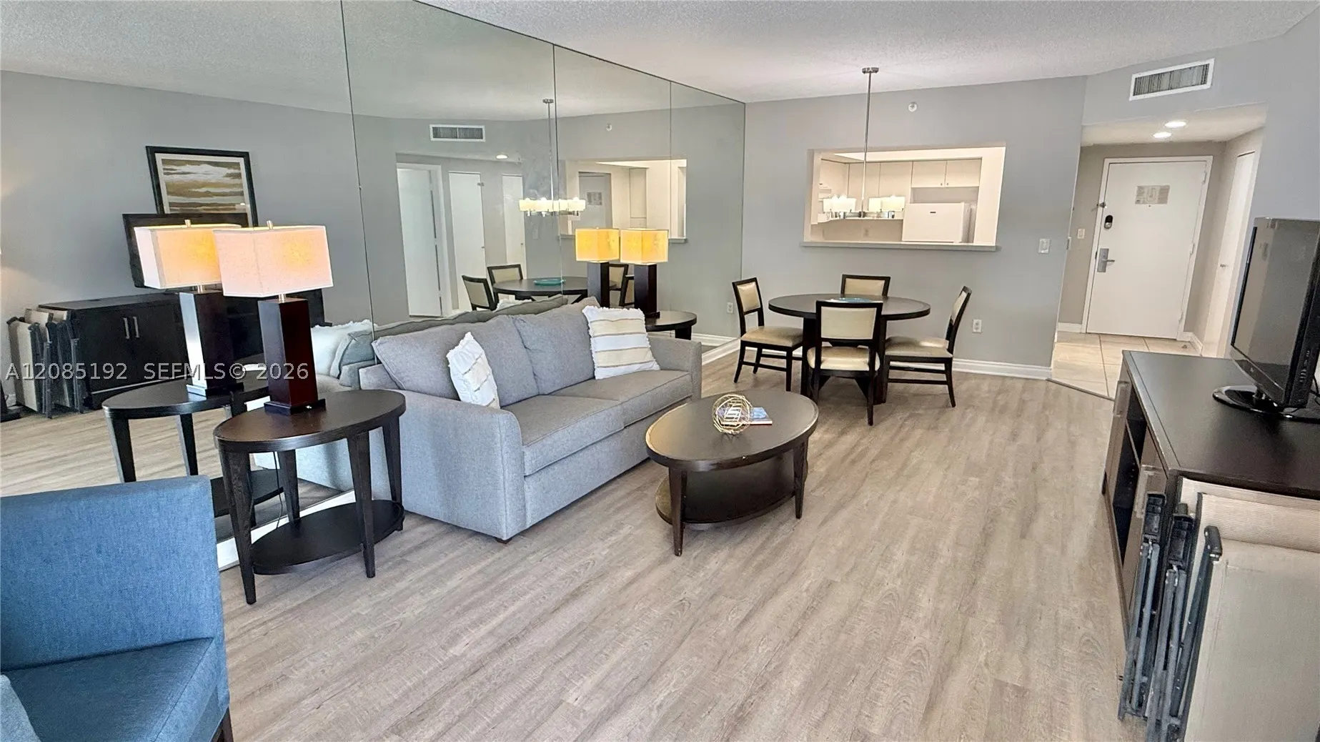 17375 Collins Ave #804