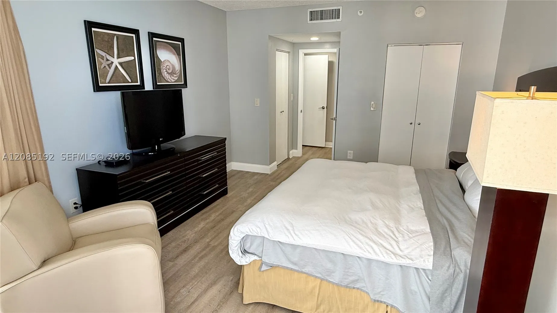 17375 Collins Ave #804