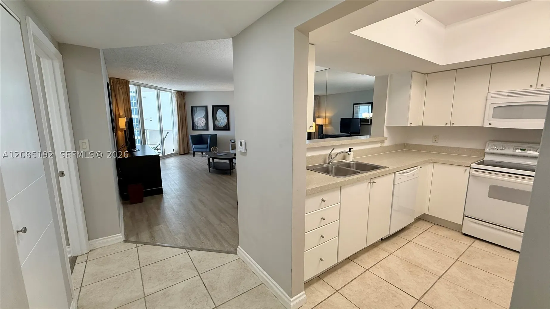 17375 Collins Ave #804
