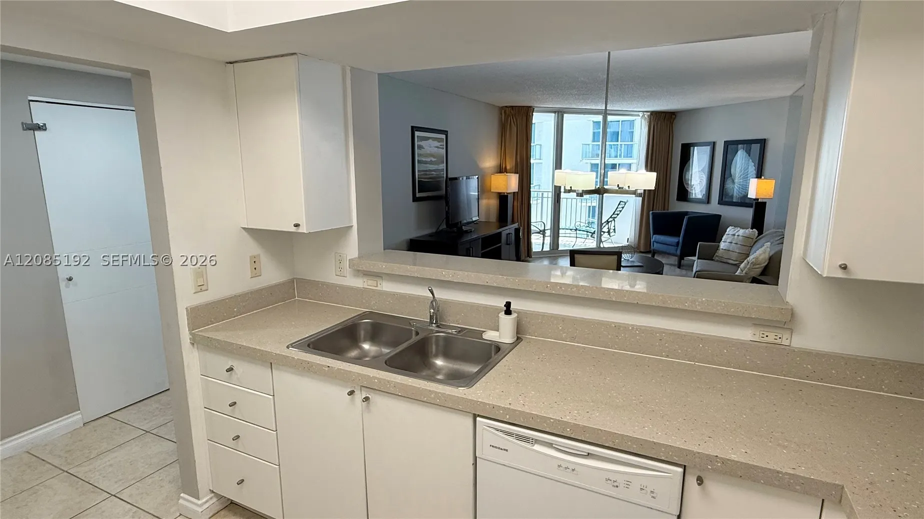 17375 Collins Ave #804
