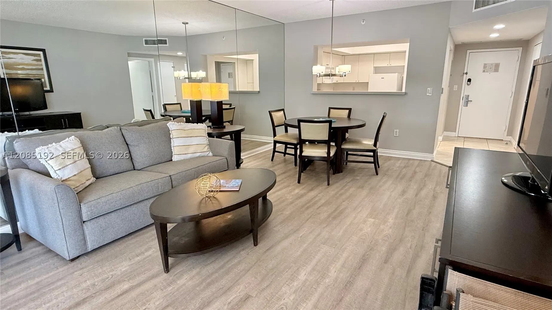 17375 Collins Ave #804
