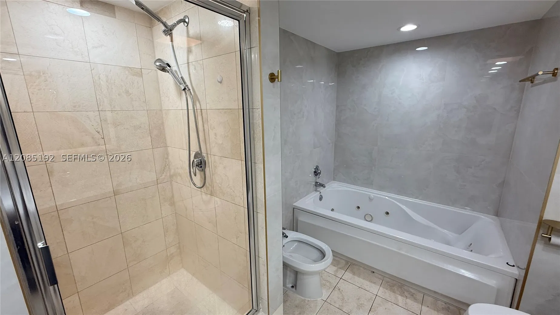 17375 Collins Ave #804