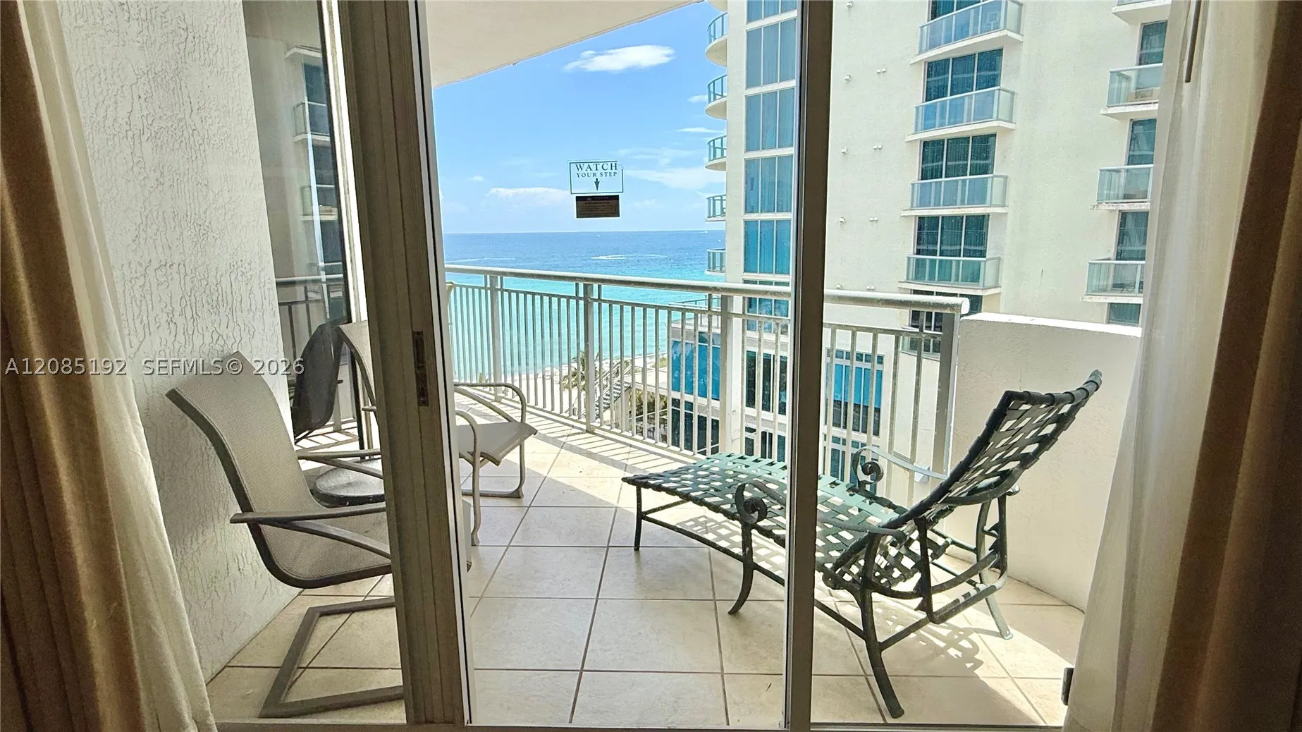 17375 Collins Ave #804