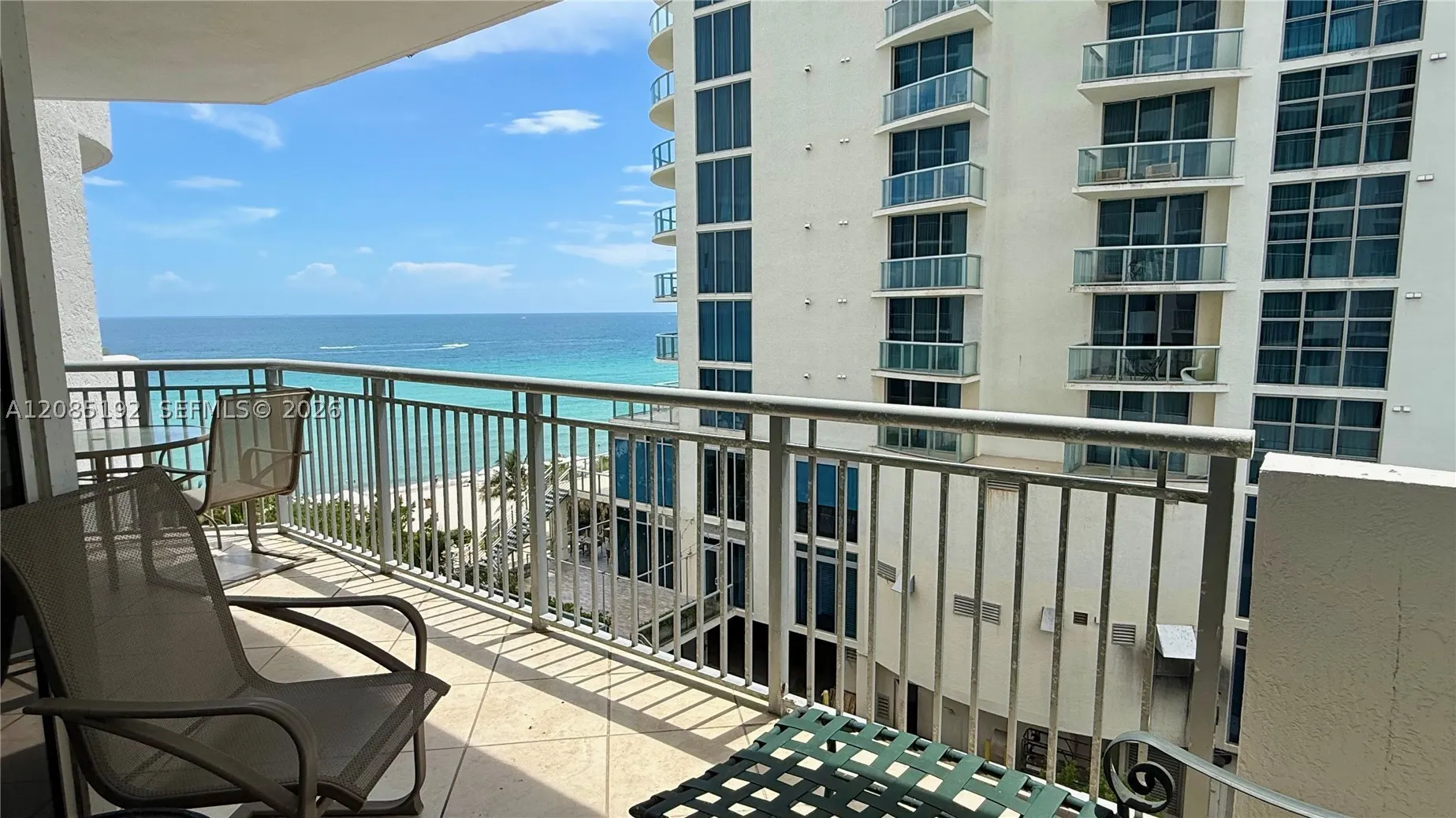 17375 Collins Ave #804