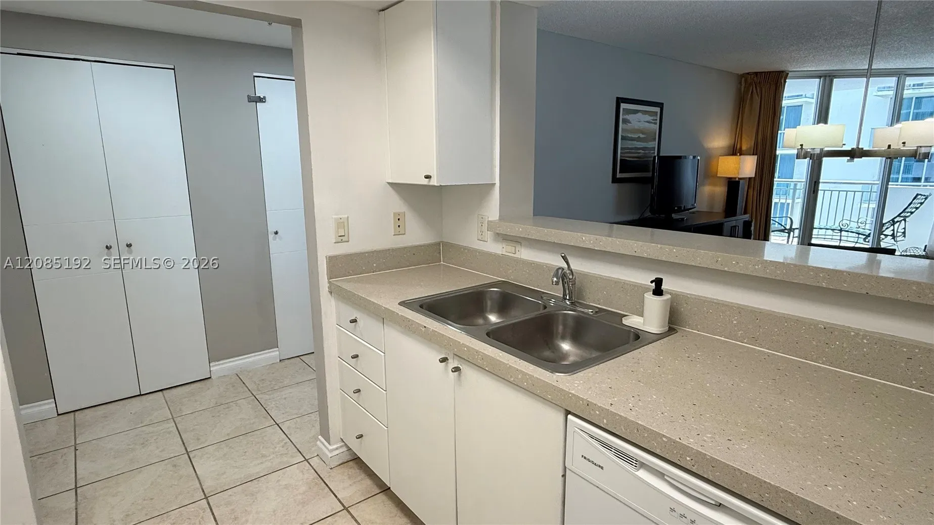 17375 Collins Ave #804