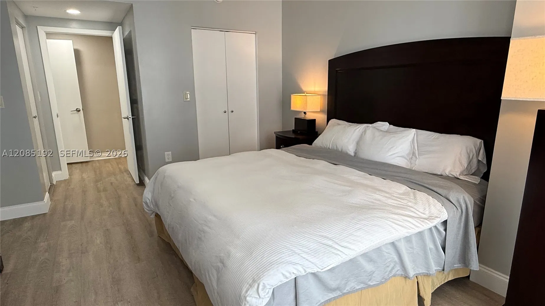 17375 Collins Ave #804