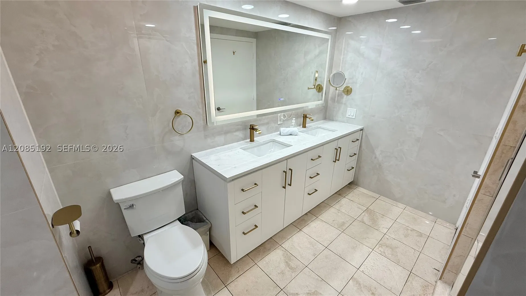 17375 Collins Ave #804