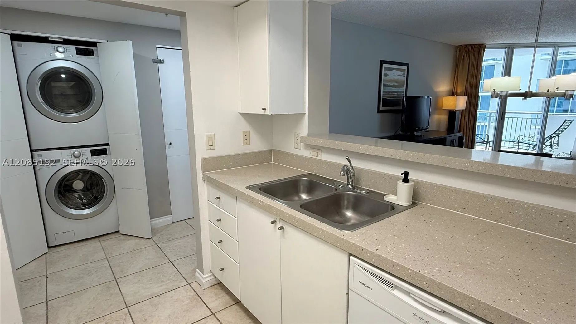 17375 Collins Ave #804