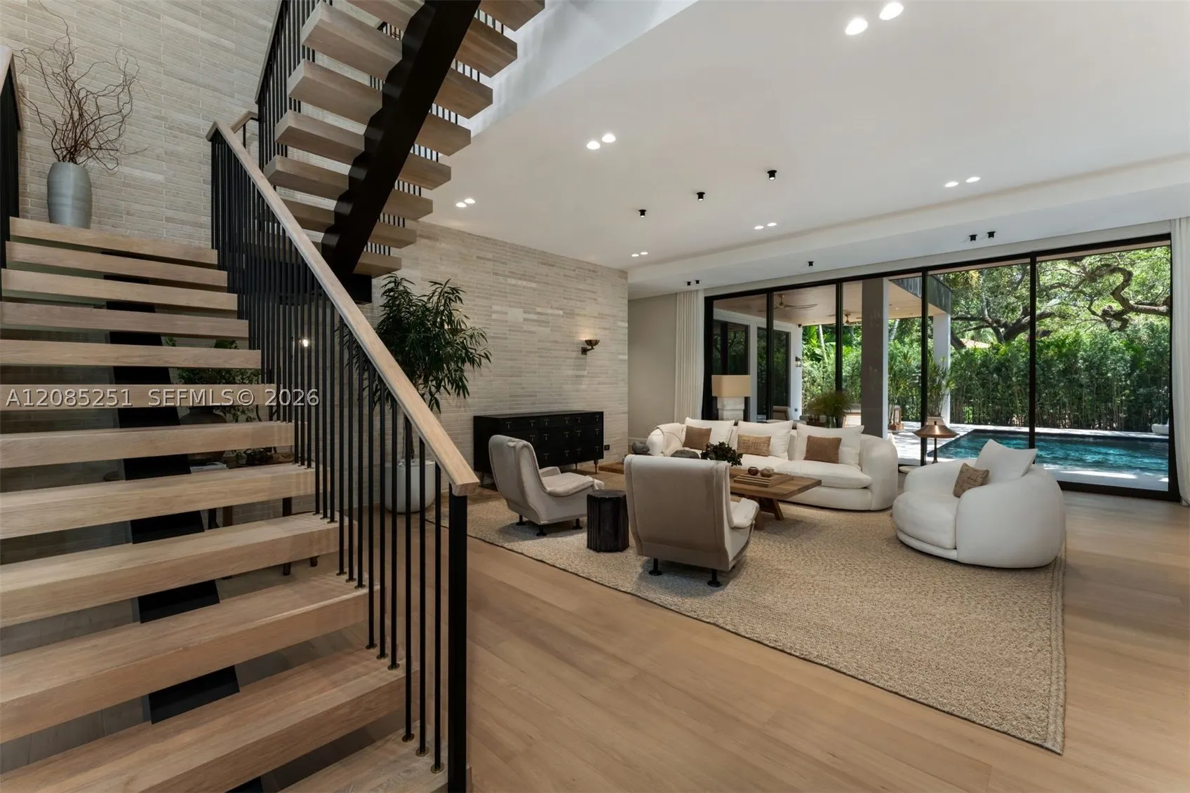 418 Castania Ave