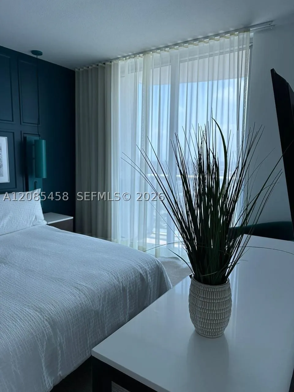 17315 Collins Ave #2006