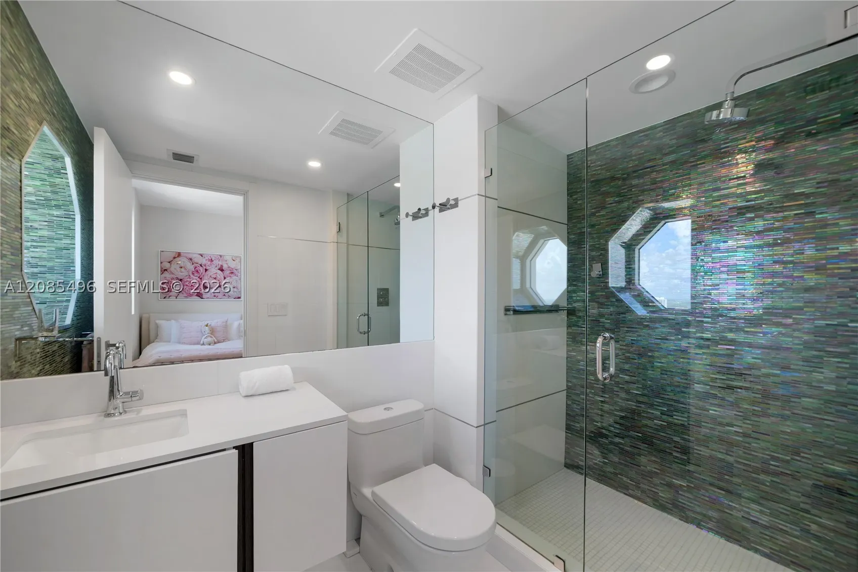 17875 Collins Ave #3406