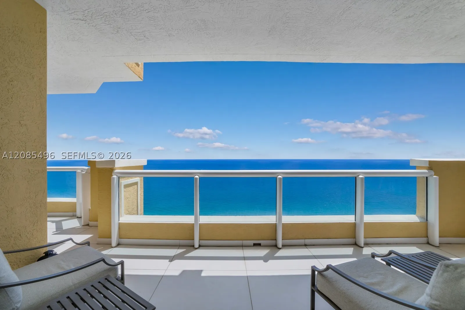 17875 Collins Ave #3406