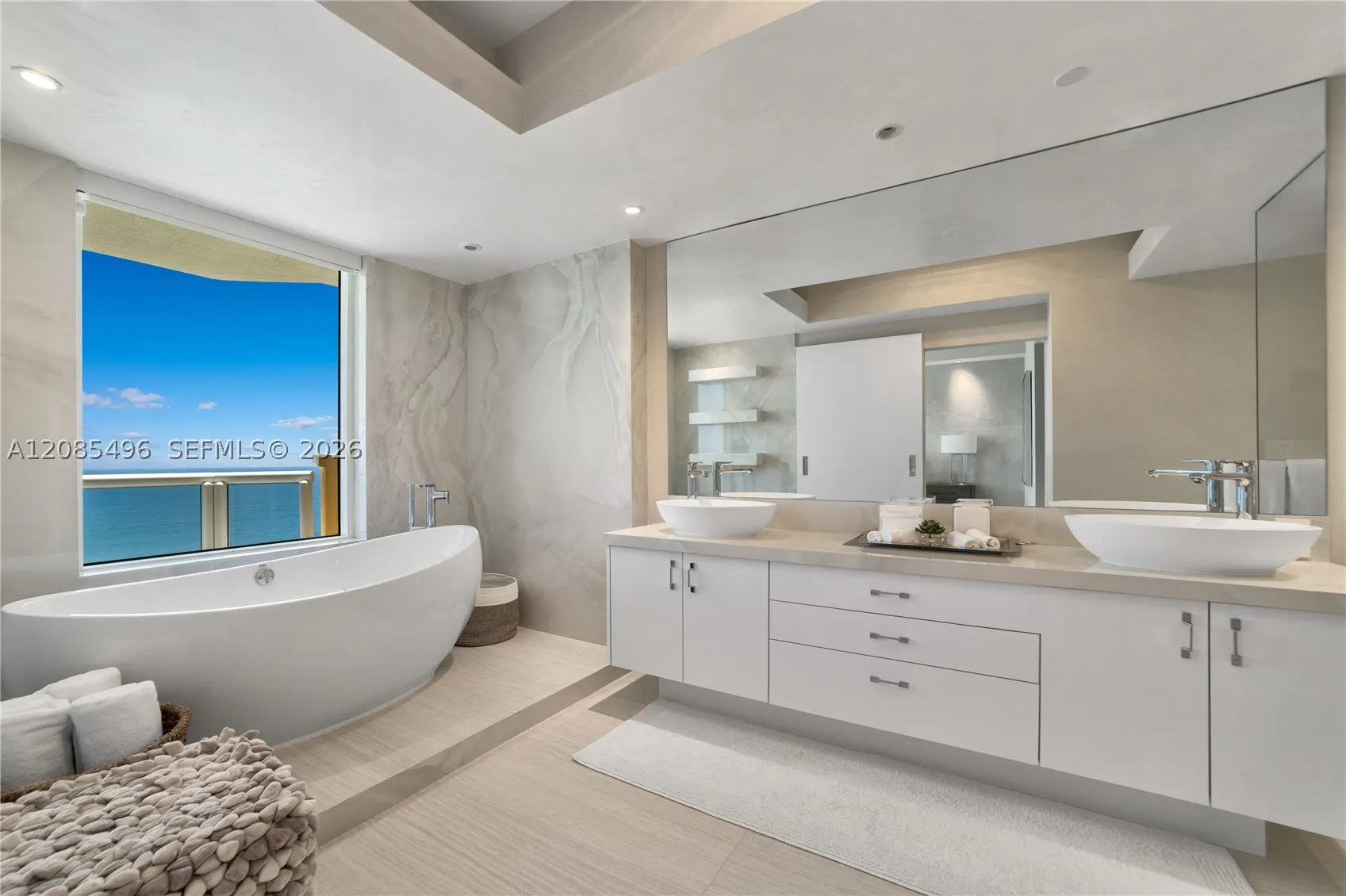 17875 Collins Ave #3406