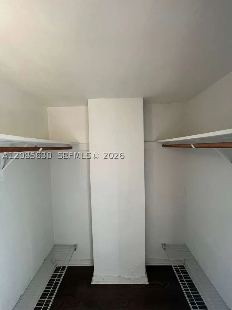 19390 Collins Ave #1217
