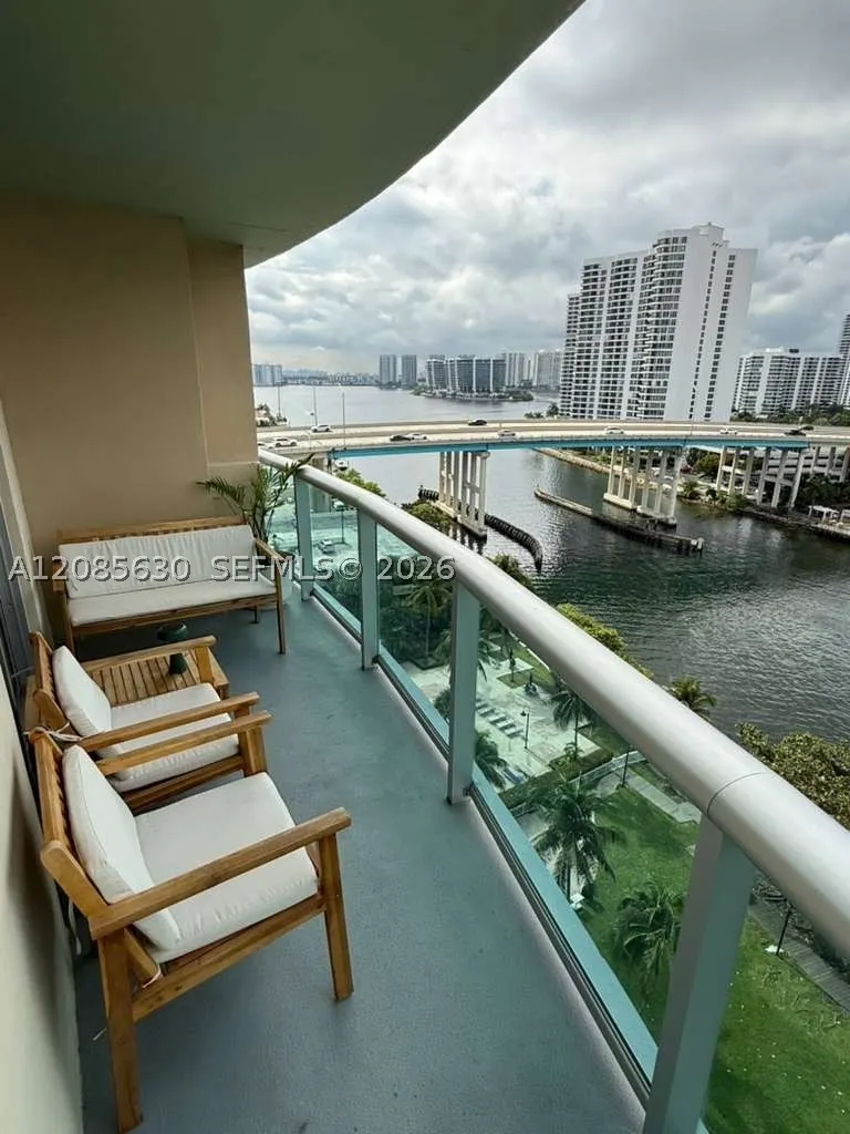 19390 Collins Ave #1217