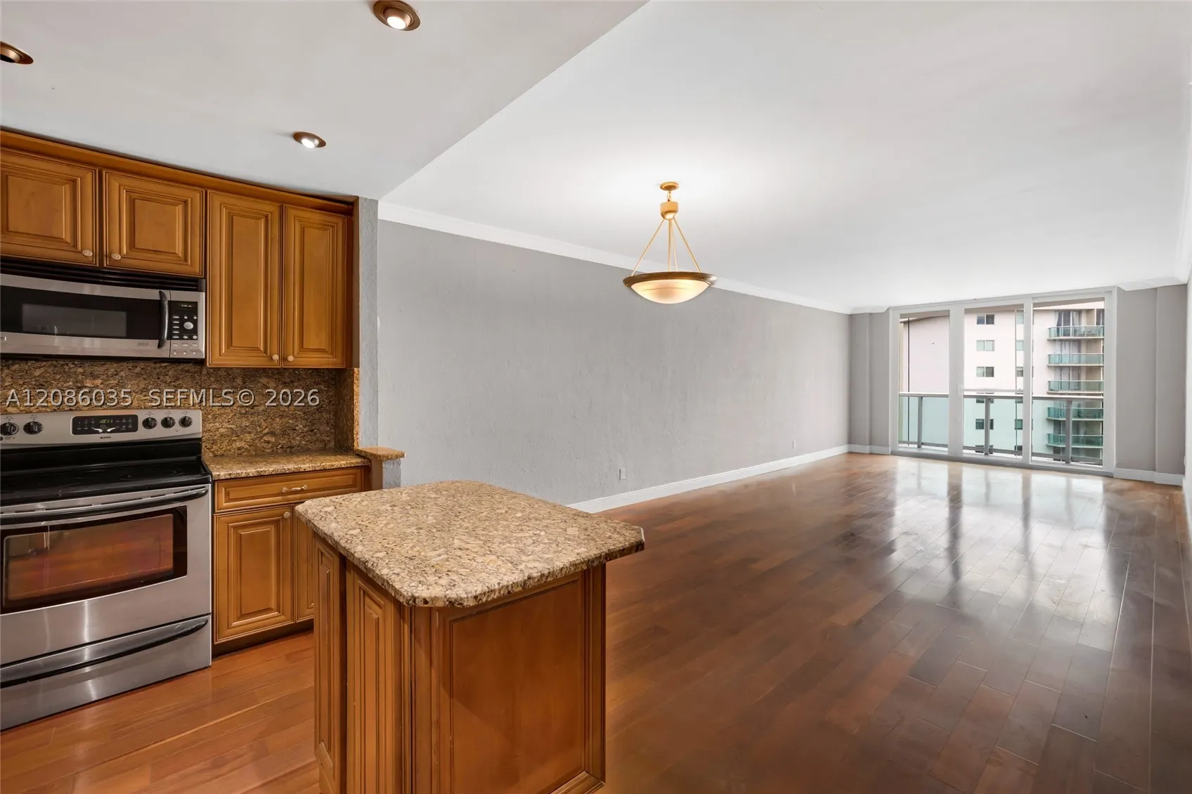 19390 Collins Ave #1520