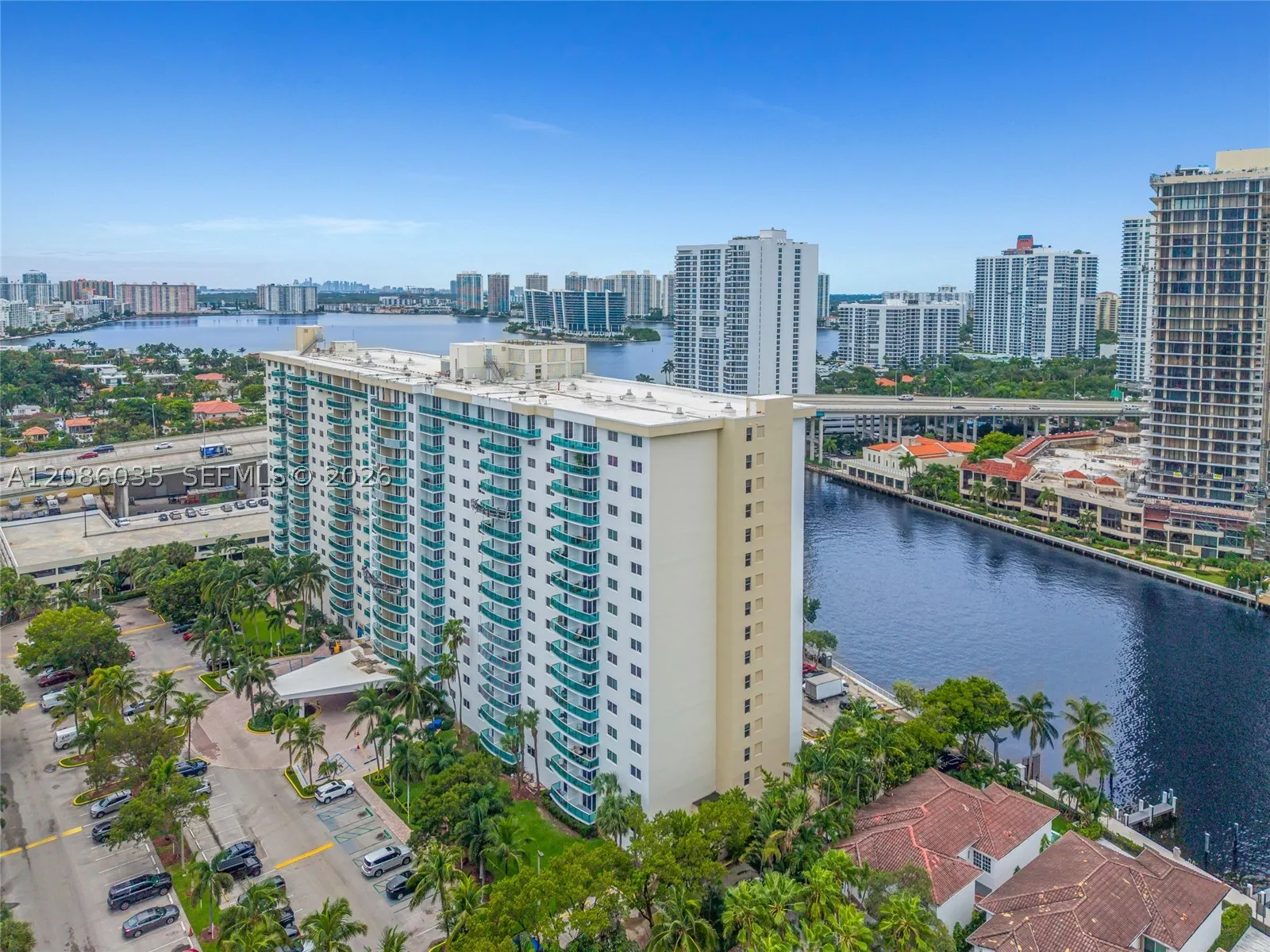 19390 Collins Ave #1520
