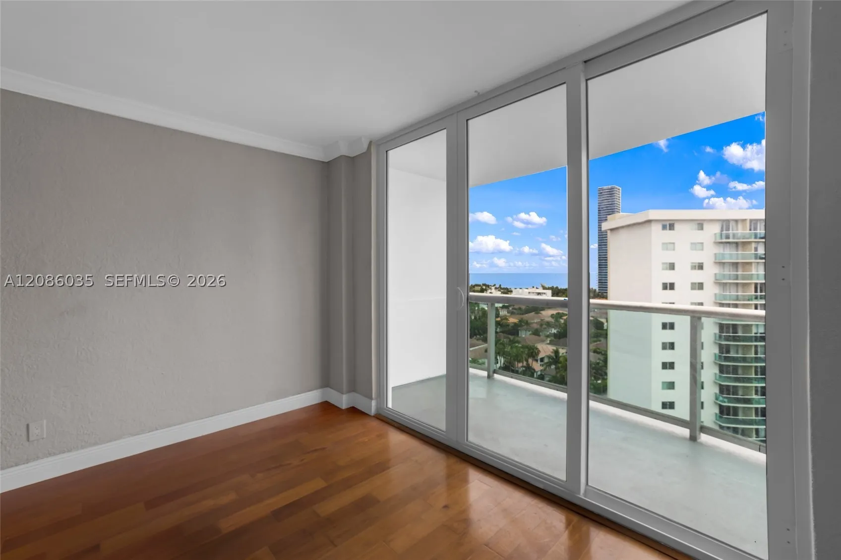 19390 Collins Ave #1520