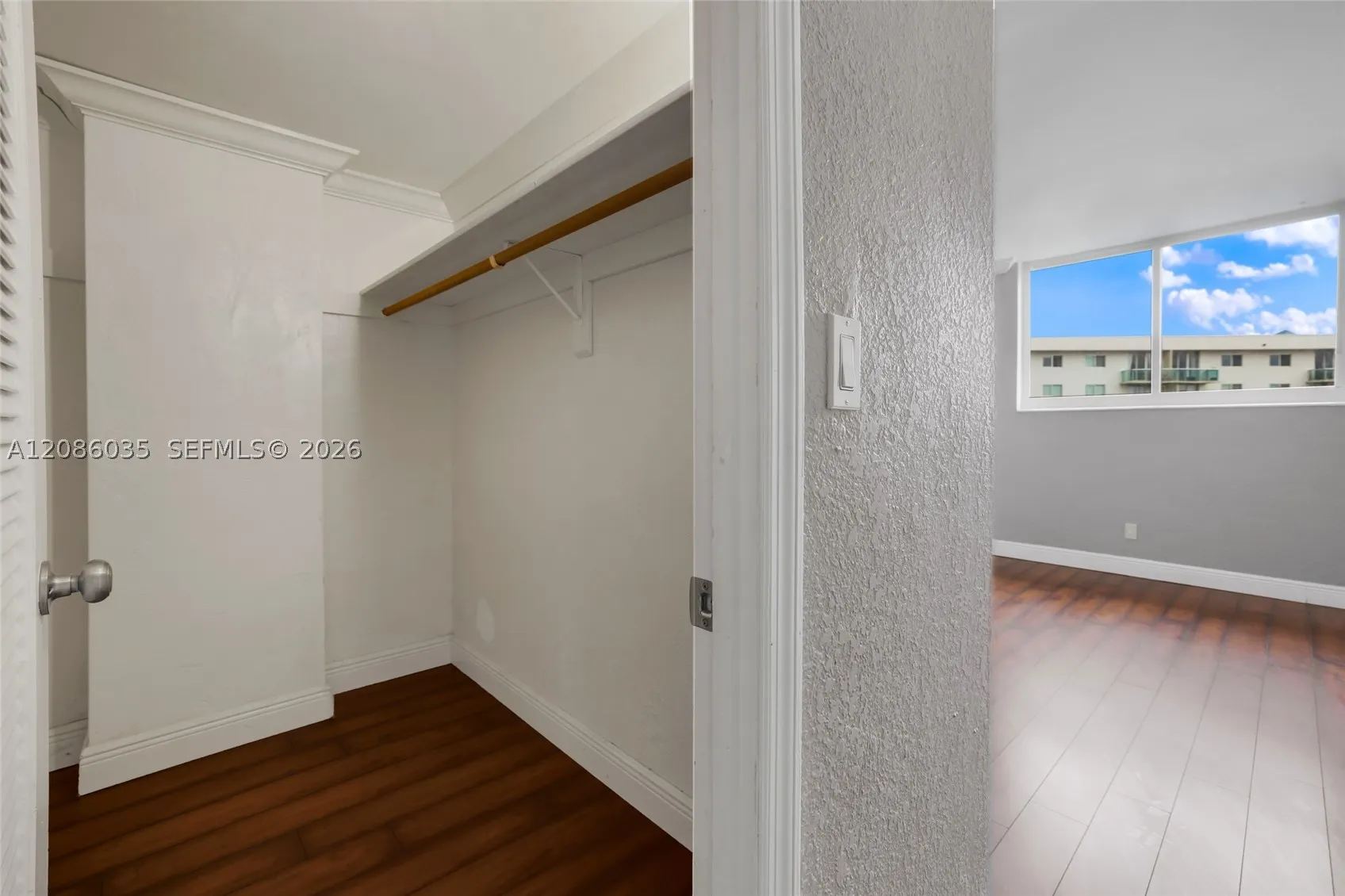 19390 Collins Ave #1520