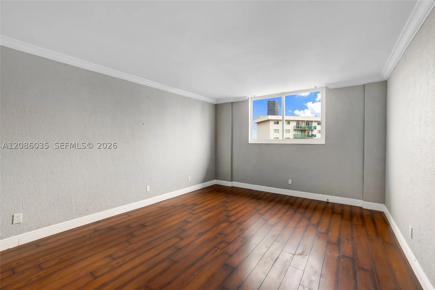 19390 Collins Ave #1520