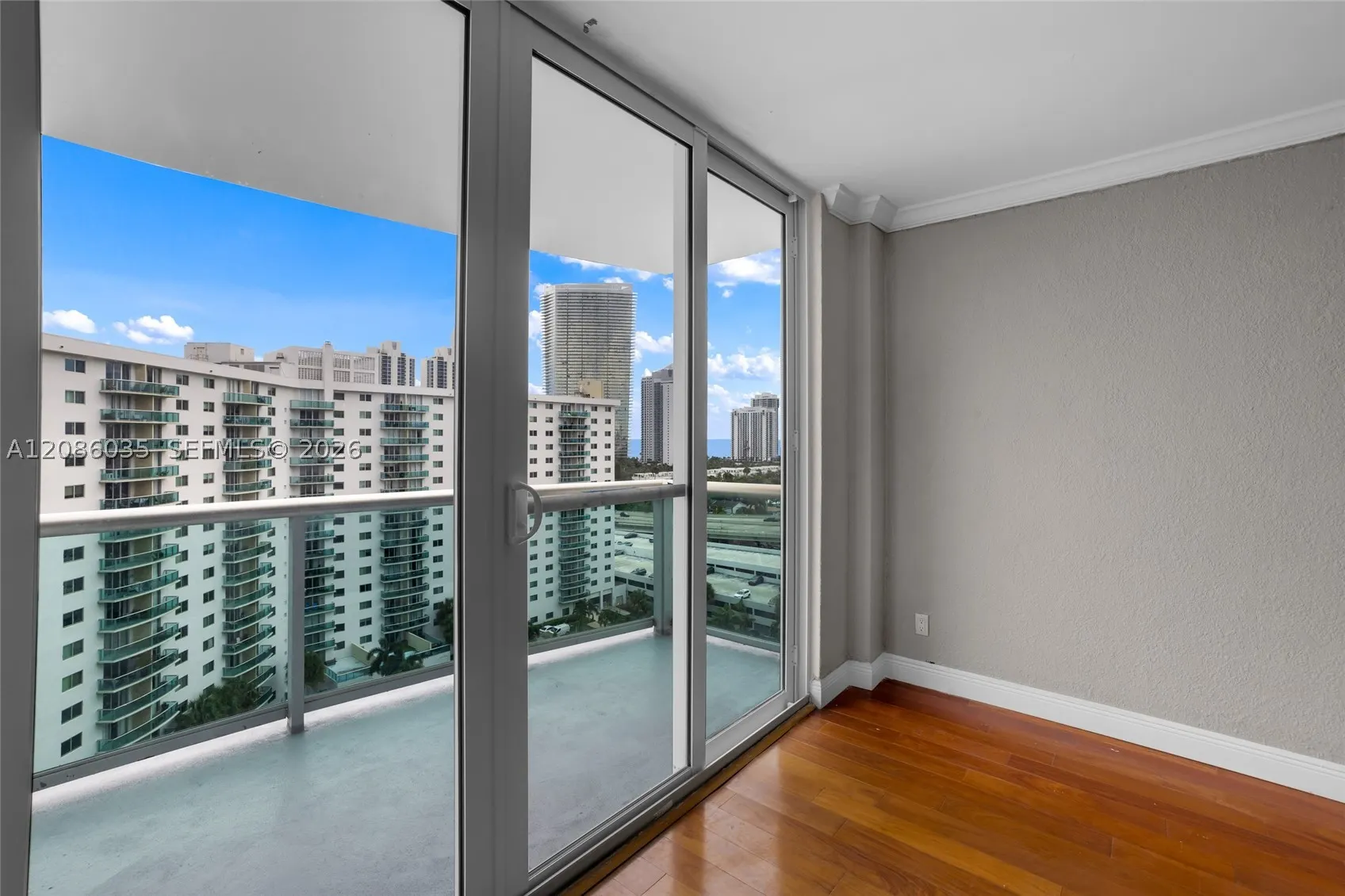 19390 Collins Ave #1520