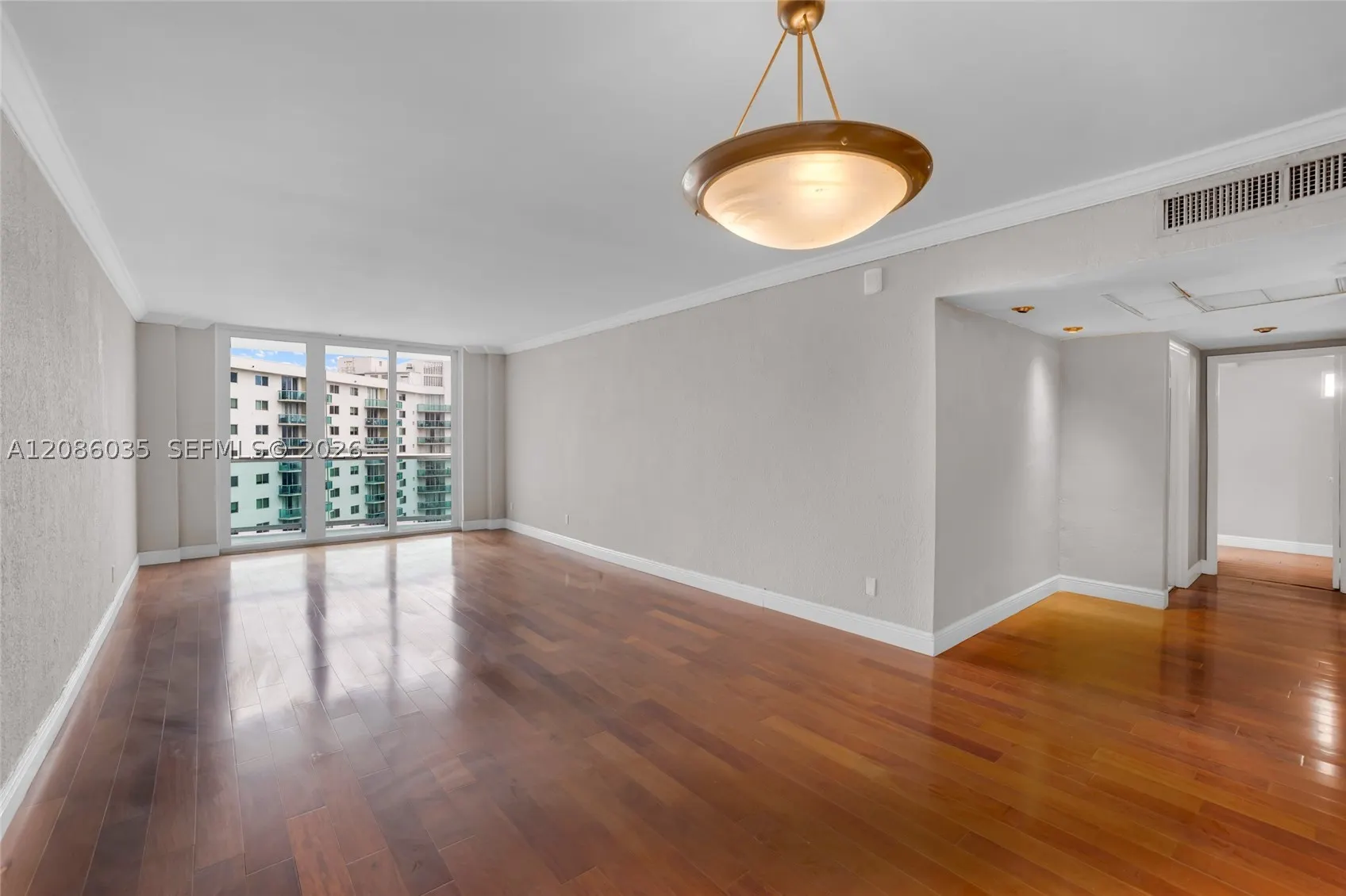 19390 Collins Ave #1520