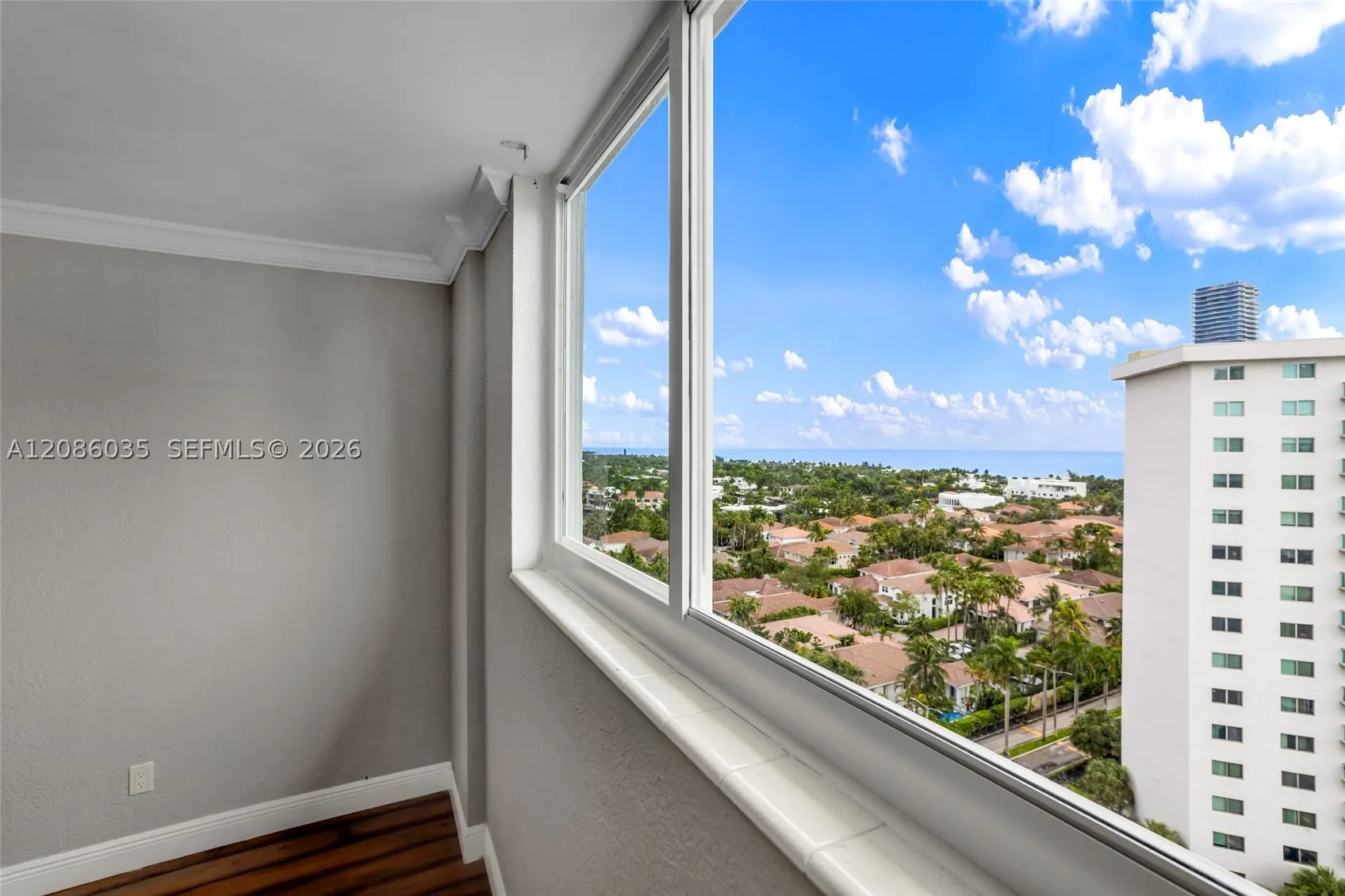 19390 Collins Ave #1520