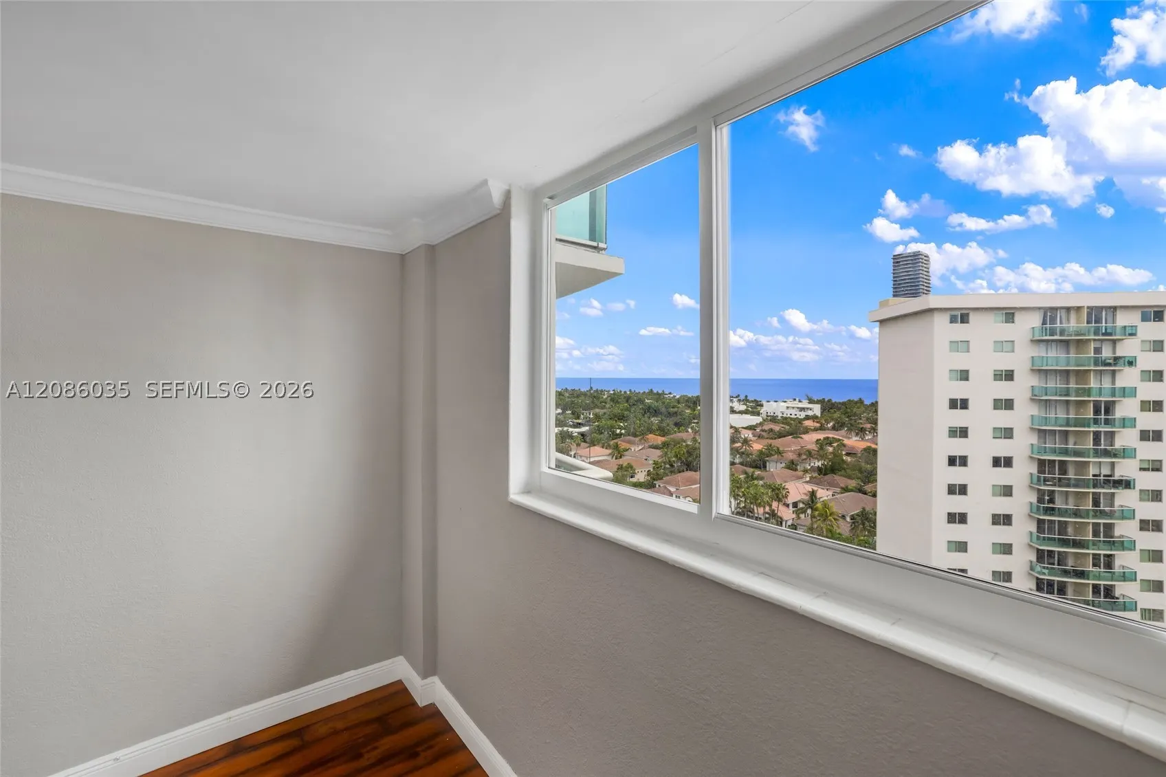 19390 Collins Ave #1520