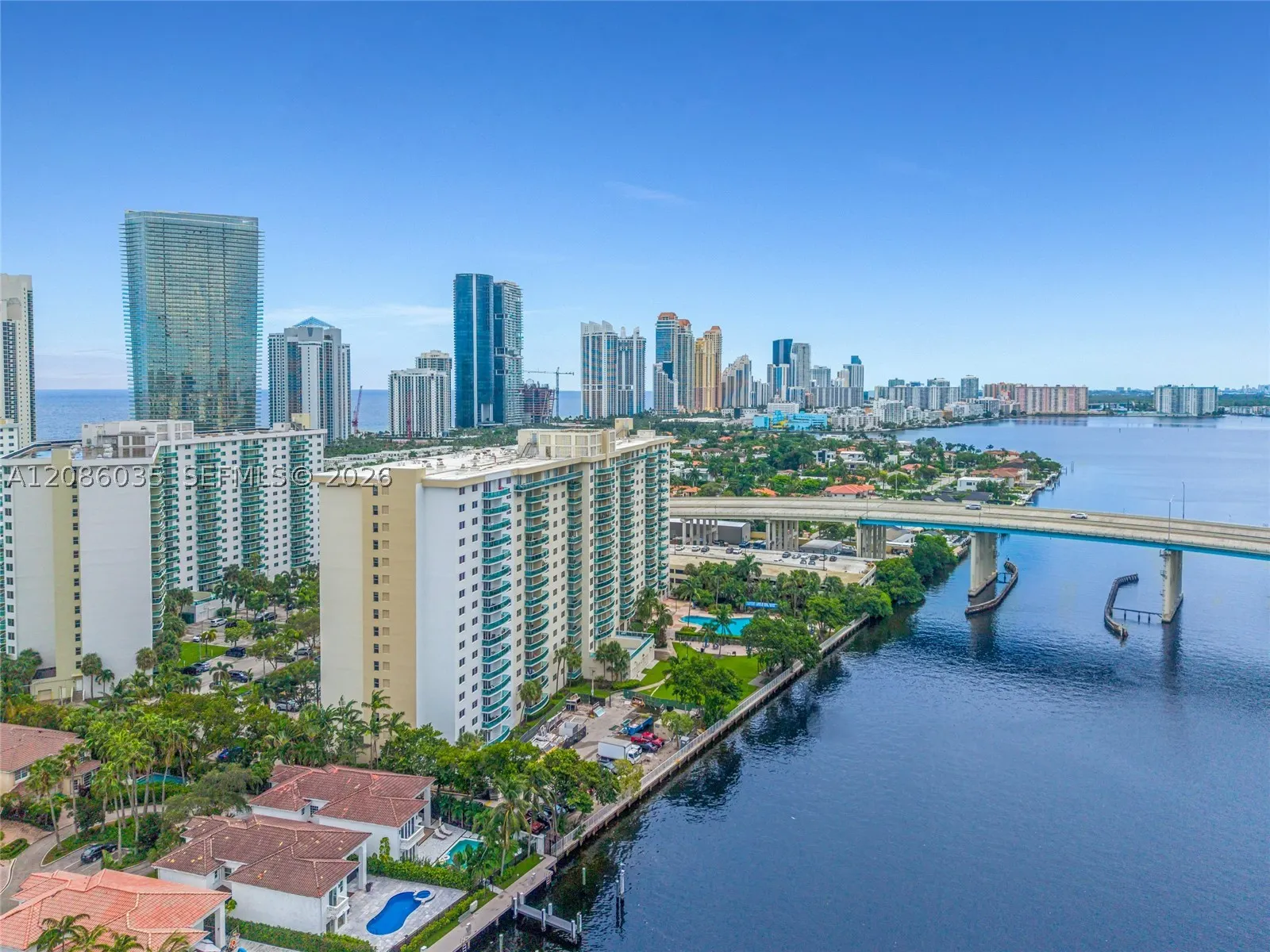 19390 Collins Ave #1520