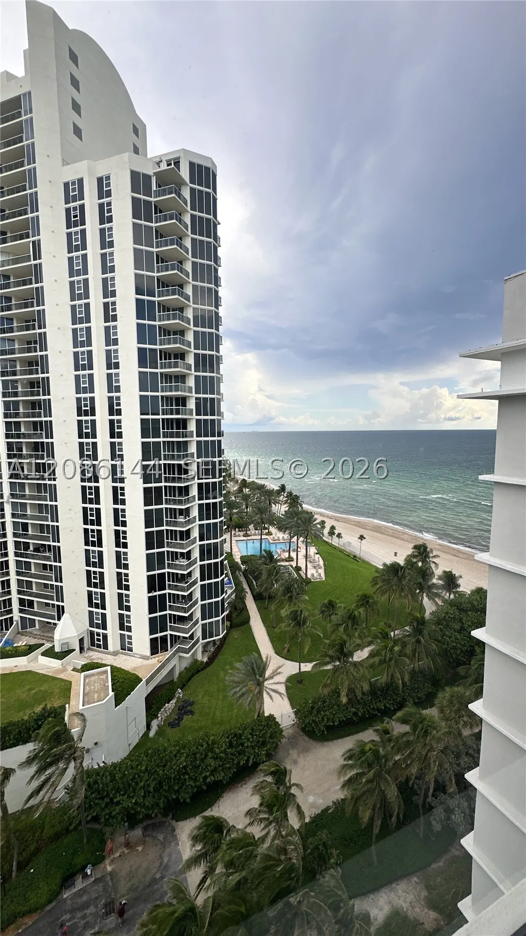 19201 Collins Ave #1119