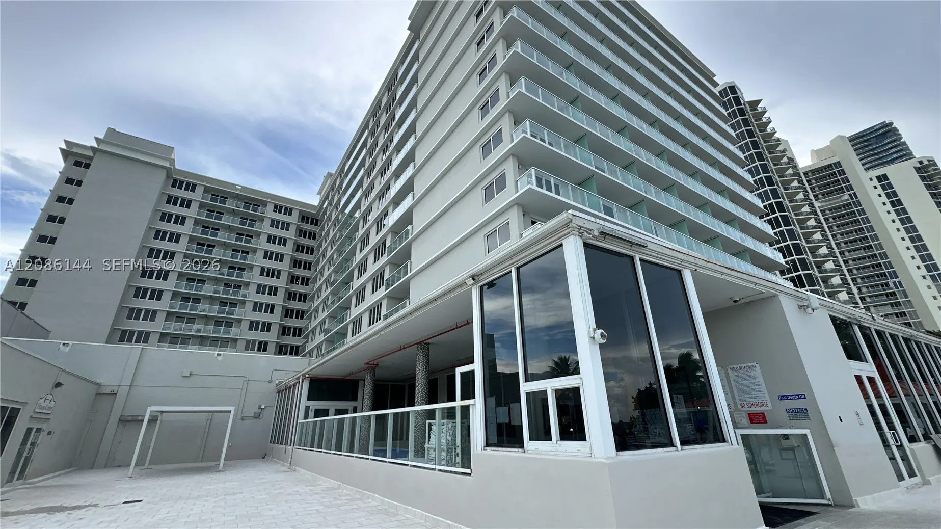 19201 Collins Ave #1119