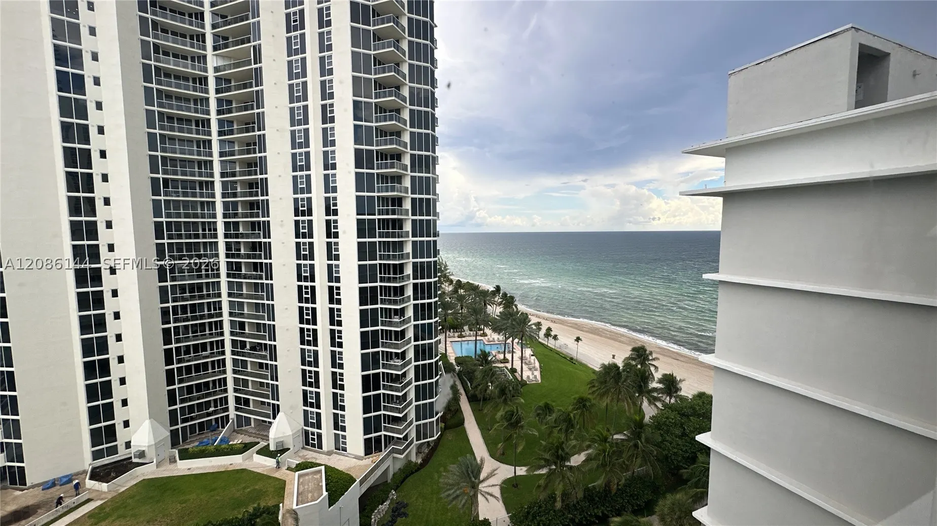 19201 Collins Ave #1119