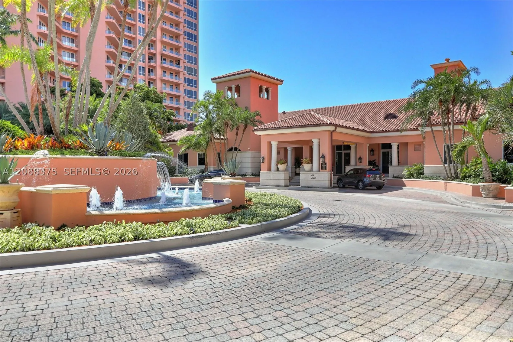 60 Edgewater Dr #9D