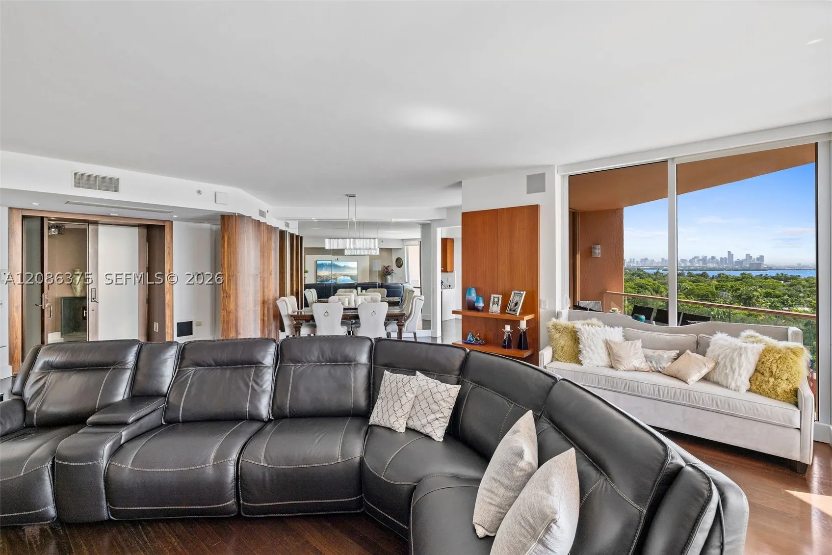 60 Edgewater Dr #9D