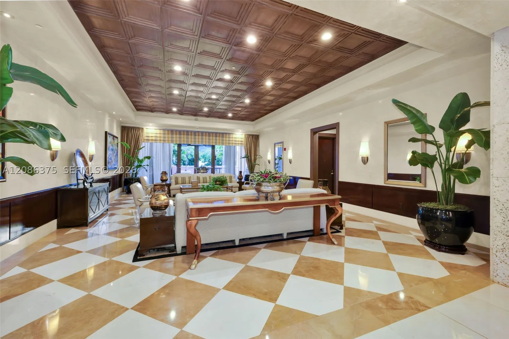 60 Edgewater Dr #9D