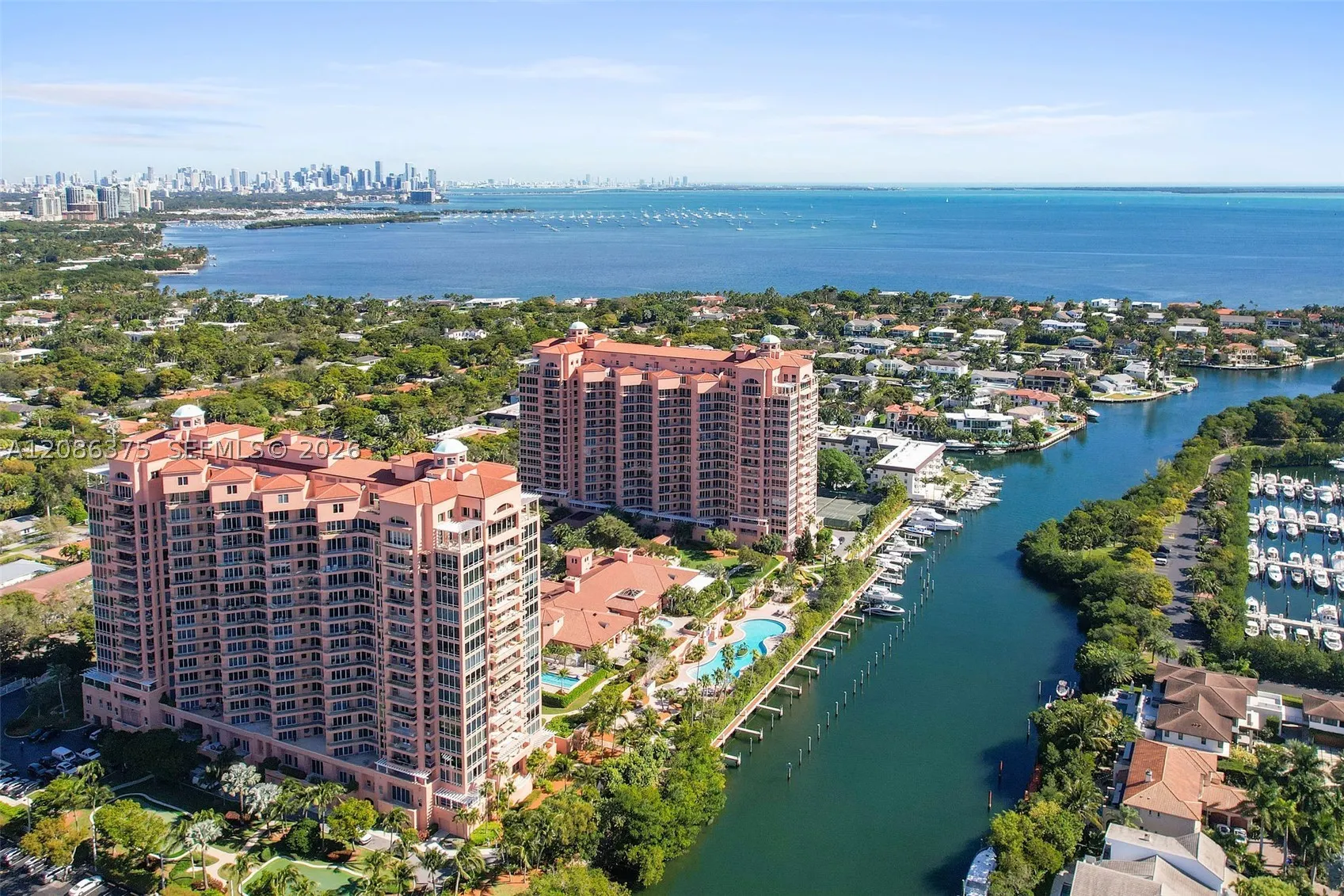 60 Edgewater Dr #9D