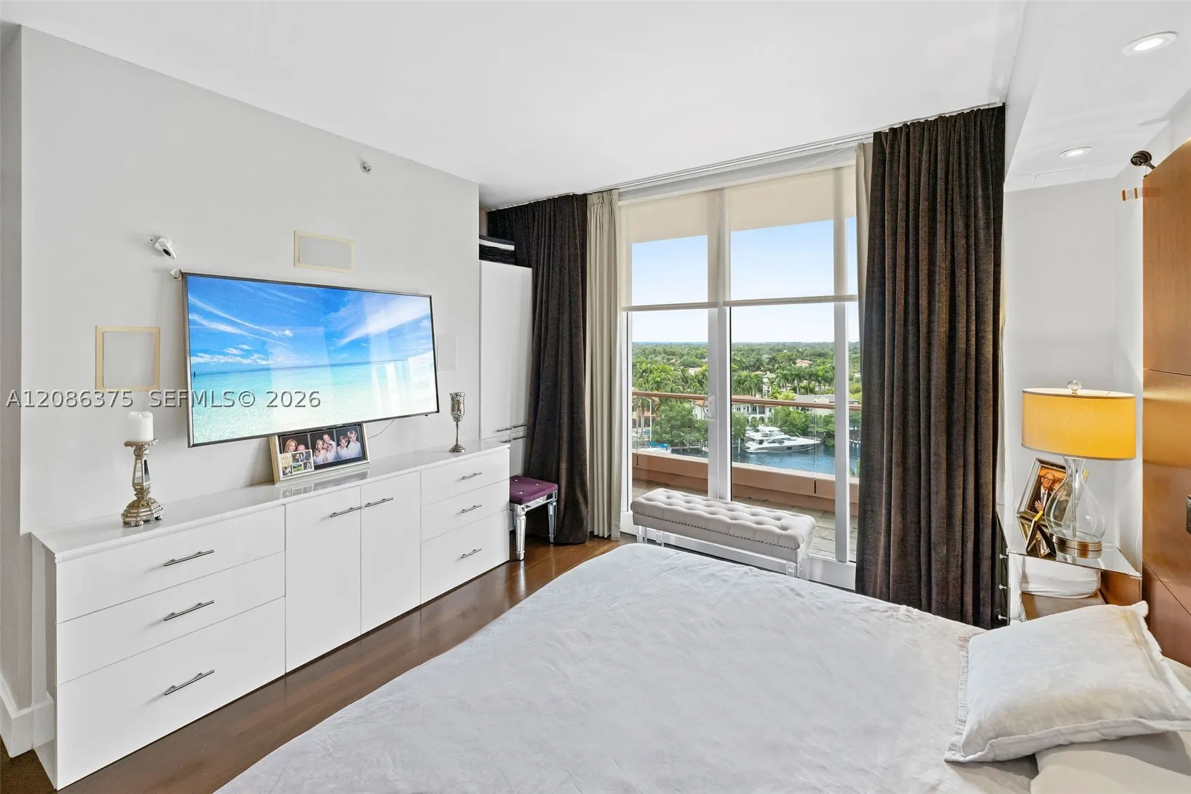 60 Edgewater Dr #9D