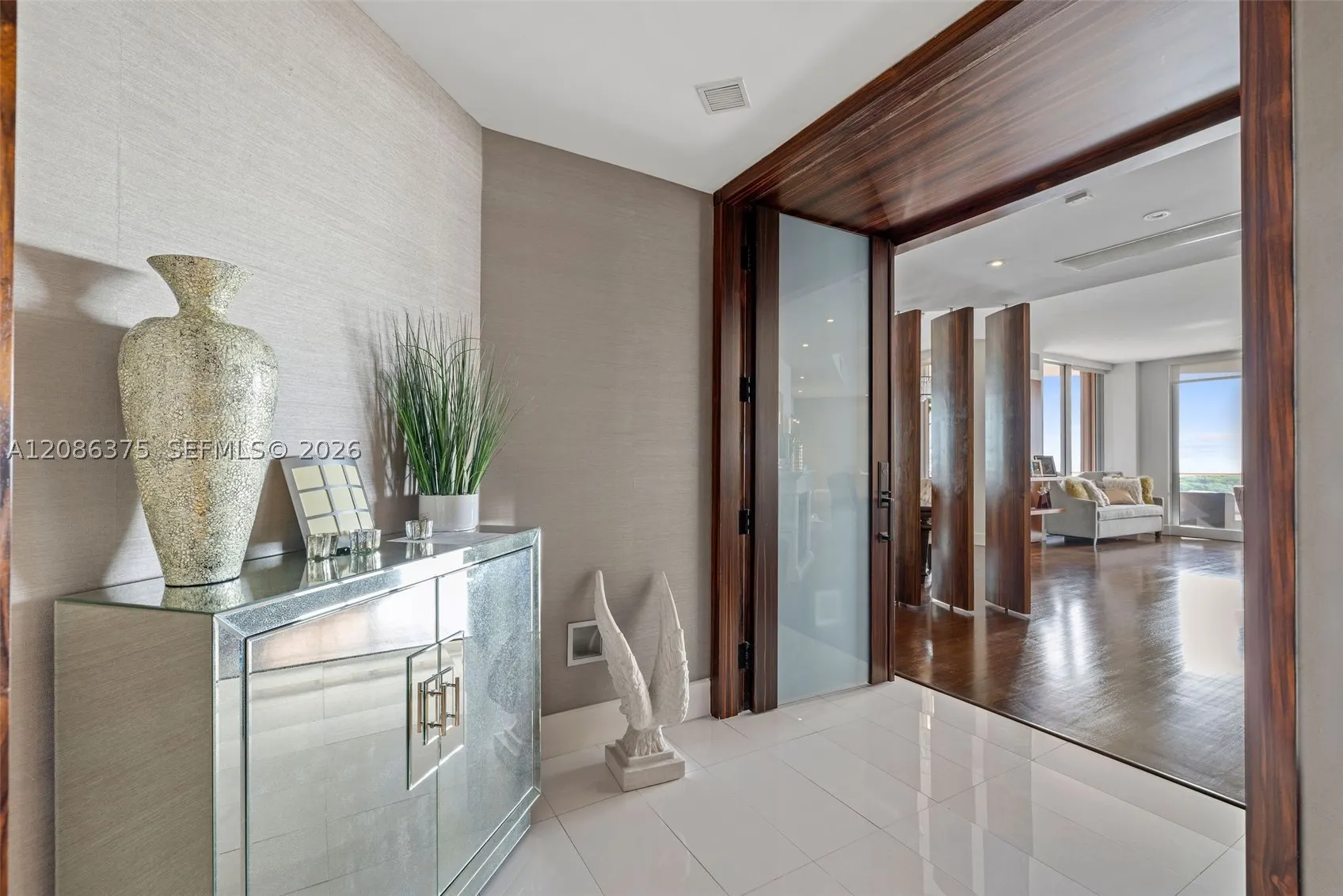 60 Edgewater Dr #9D
