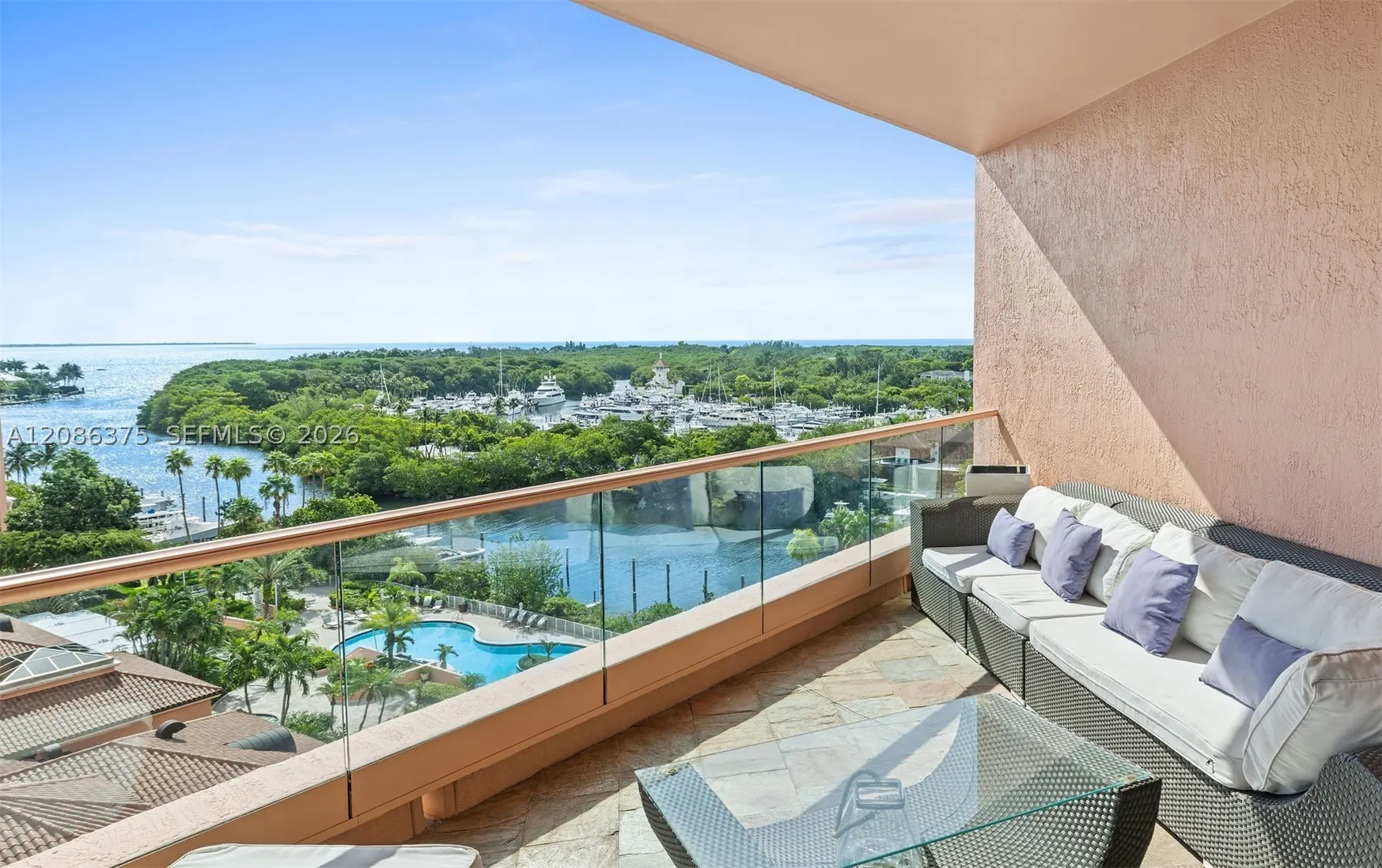 60 Edgewater Dr #9D