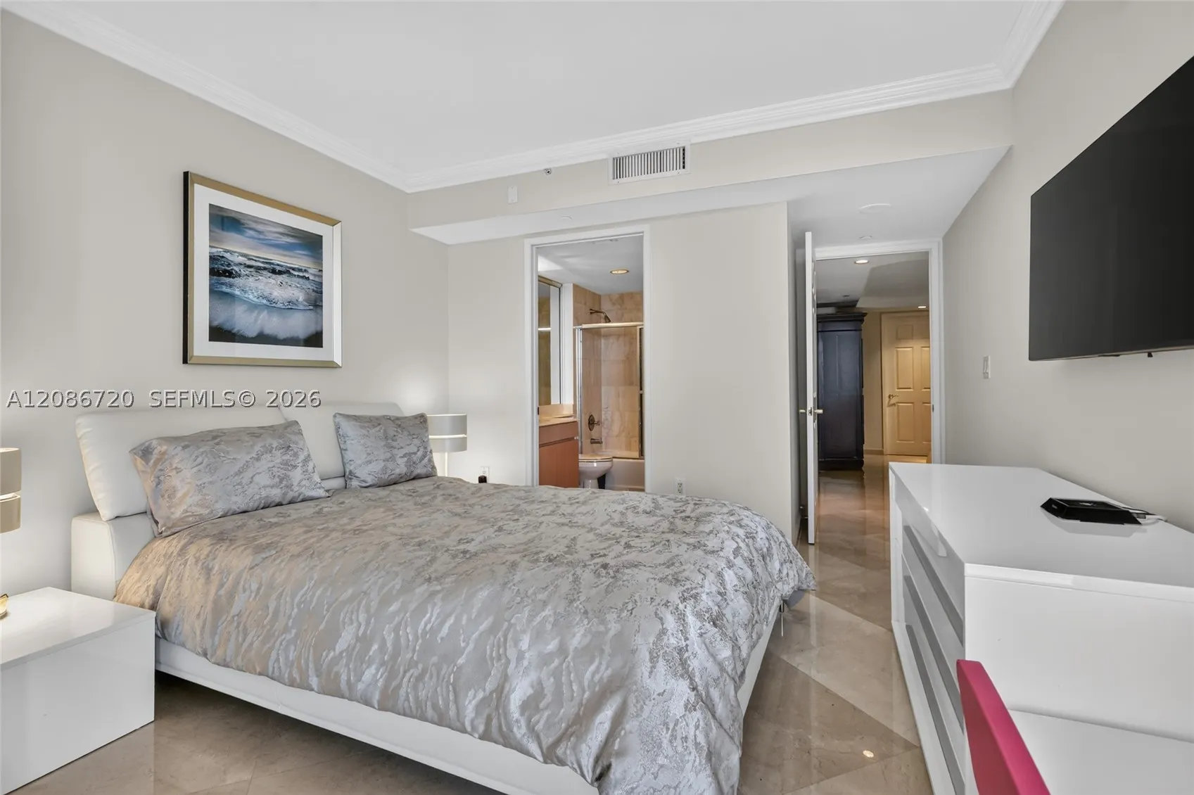 18671 Collins Ave #2501