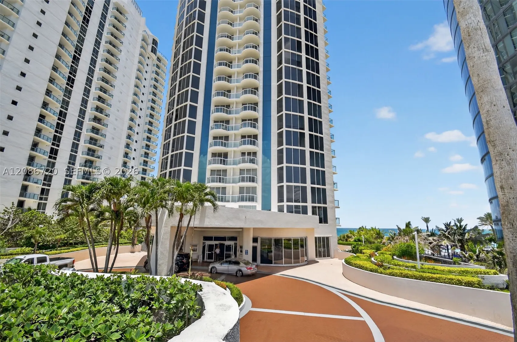 18671 Collins Ave #2501