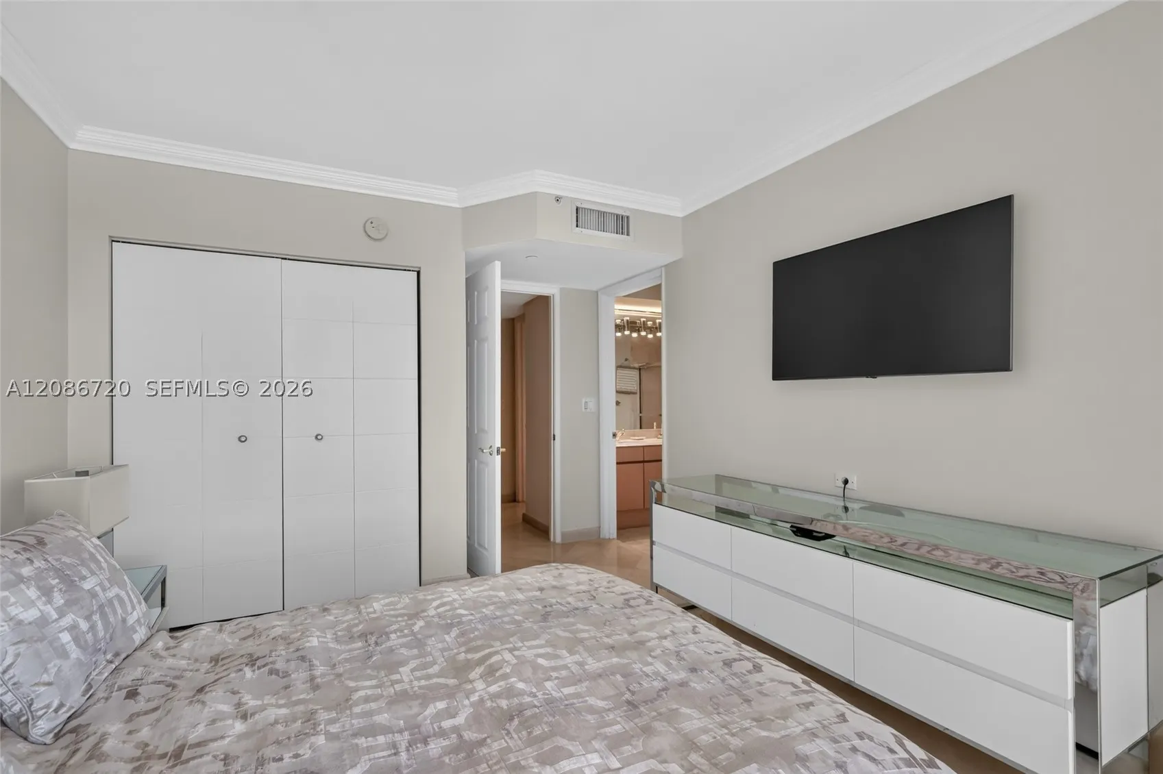 18671 Collins Ave #2501