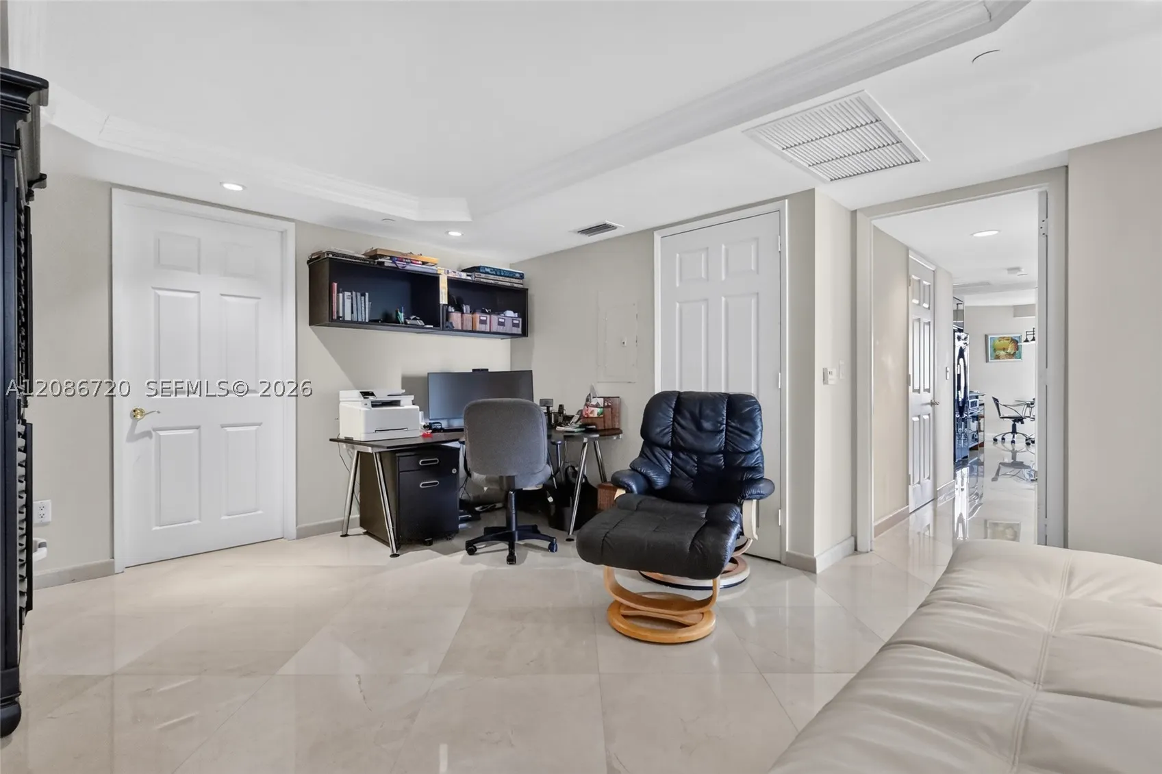18671 Collins Ave #2501