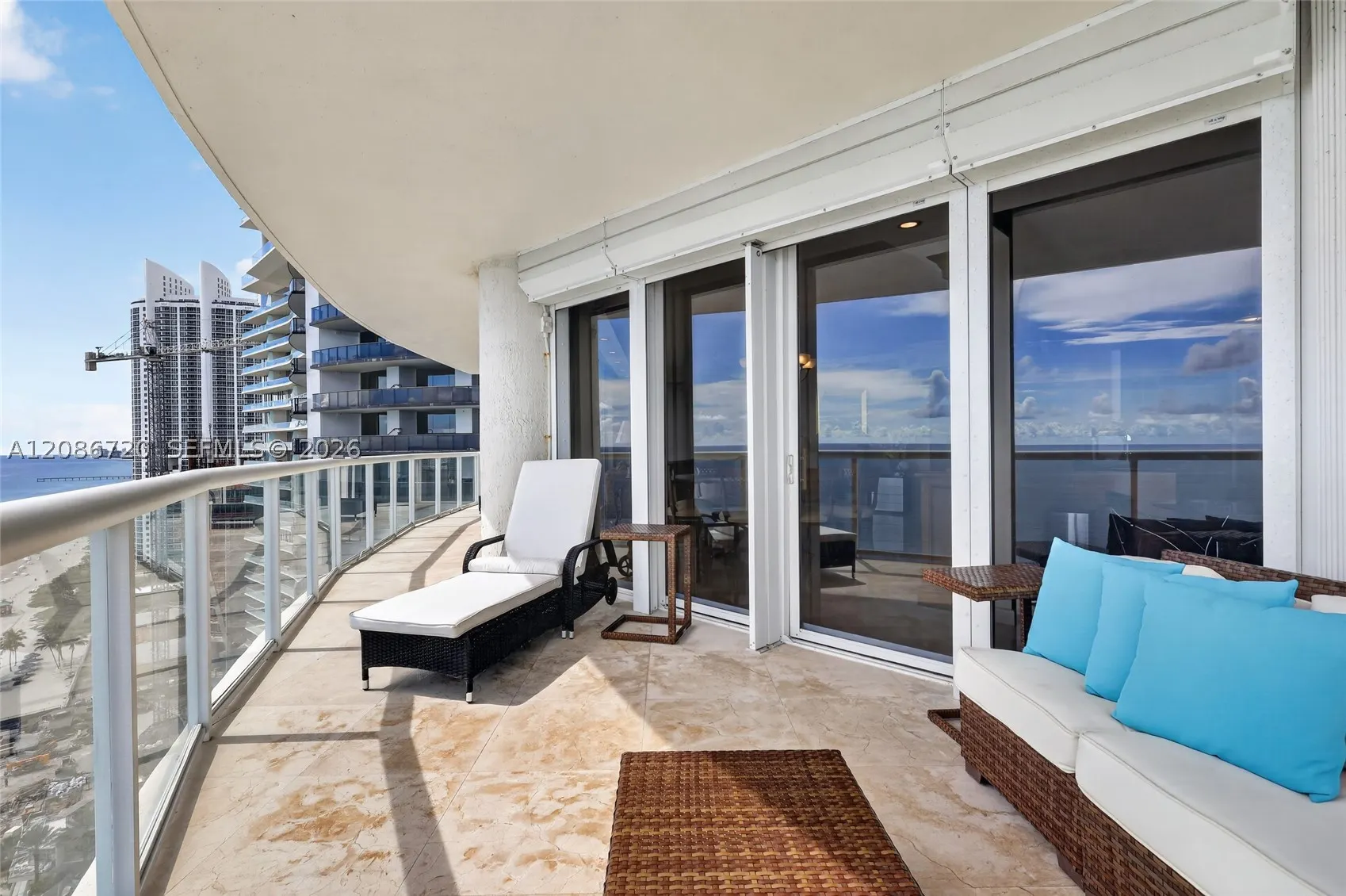 18671 Collins Ave #2501