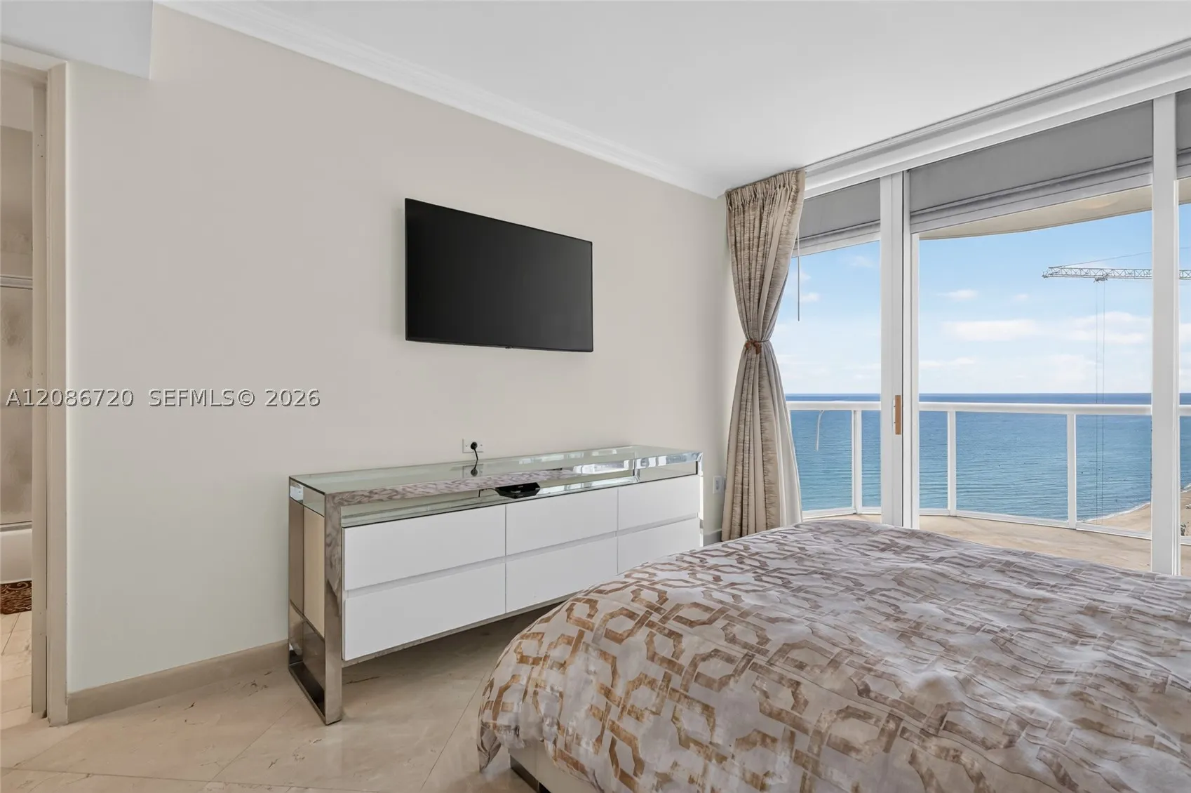 18671 Collins Ave #2501