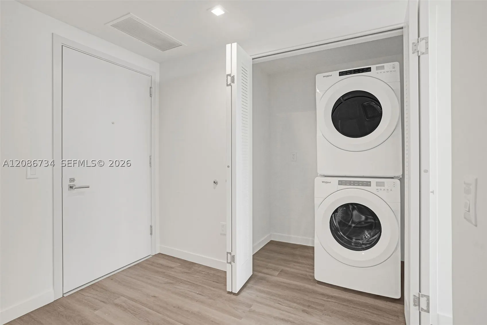 1170 E Hallandale #1003